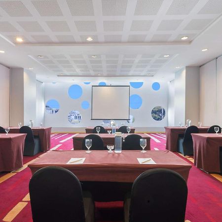 Ibis Styles Malang Hotel Exterior foto
