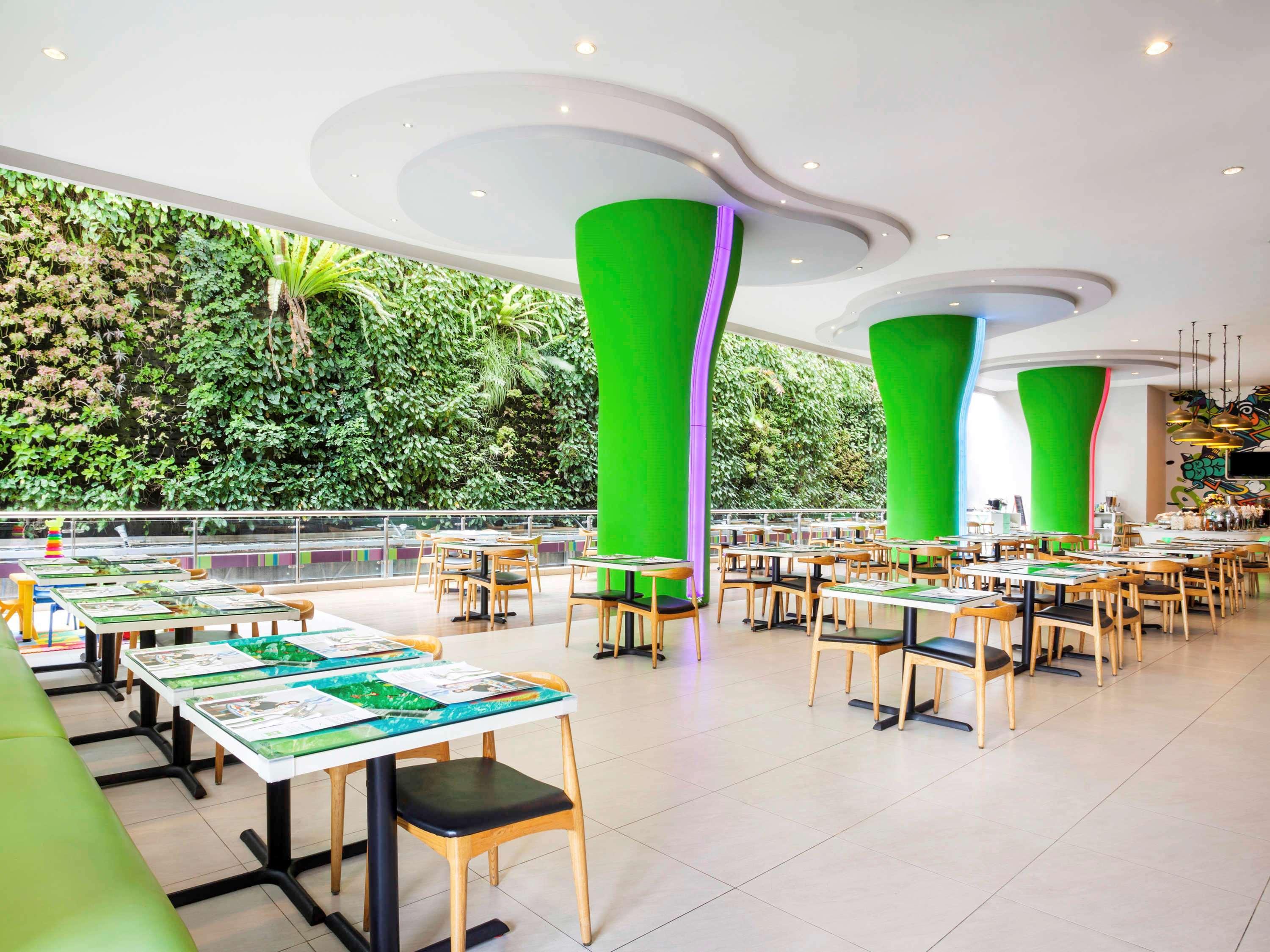 Ibis Styles Malang Hotel Exterior foto