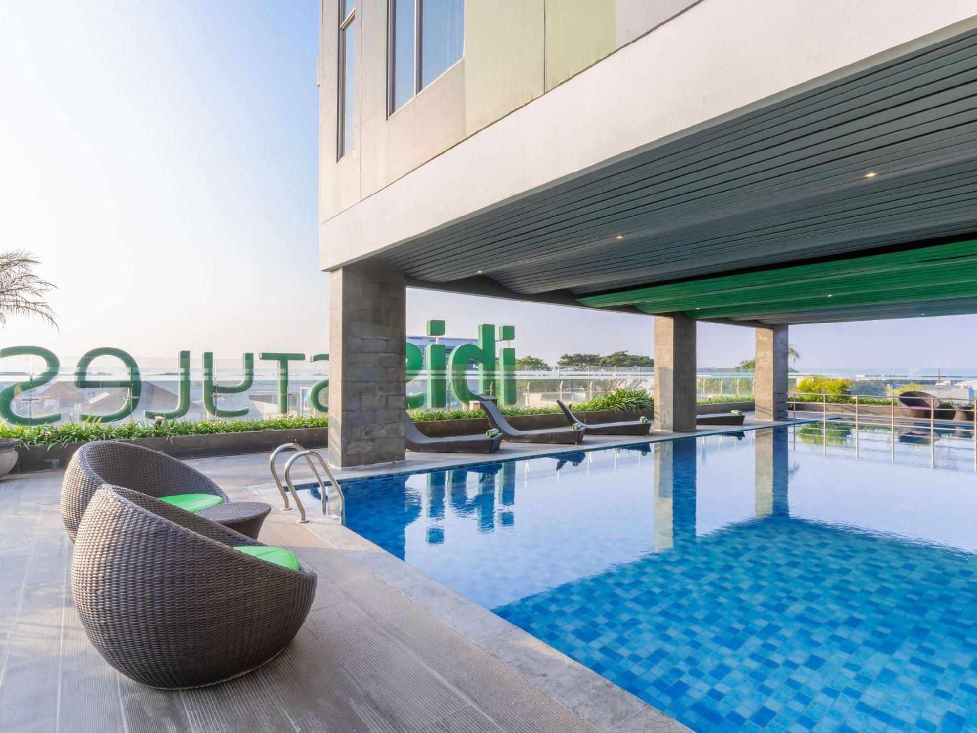 Ibis Styles Malang Hotel Exterior foto