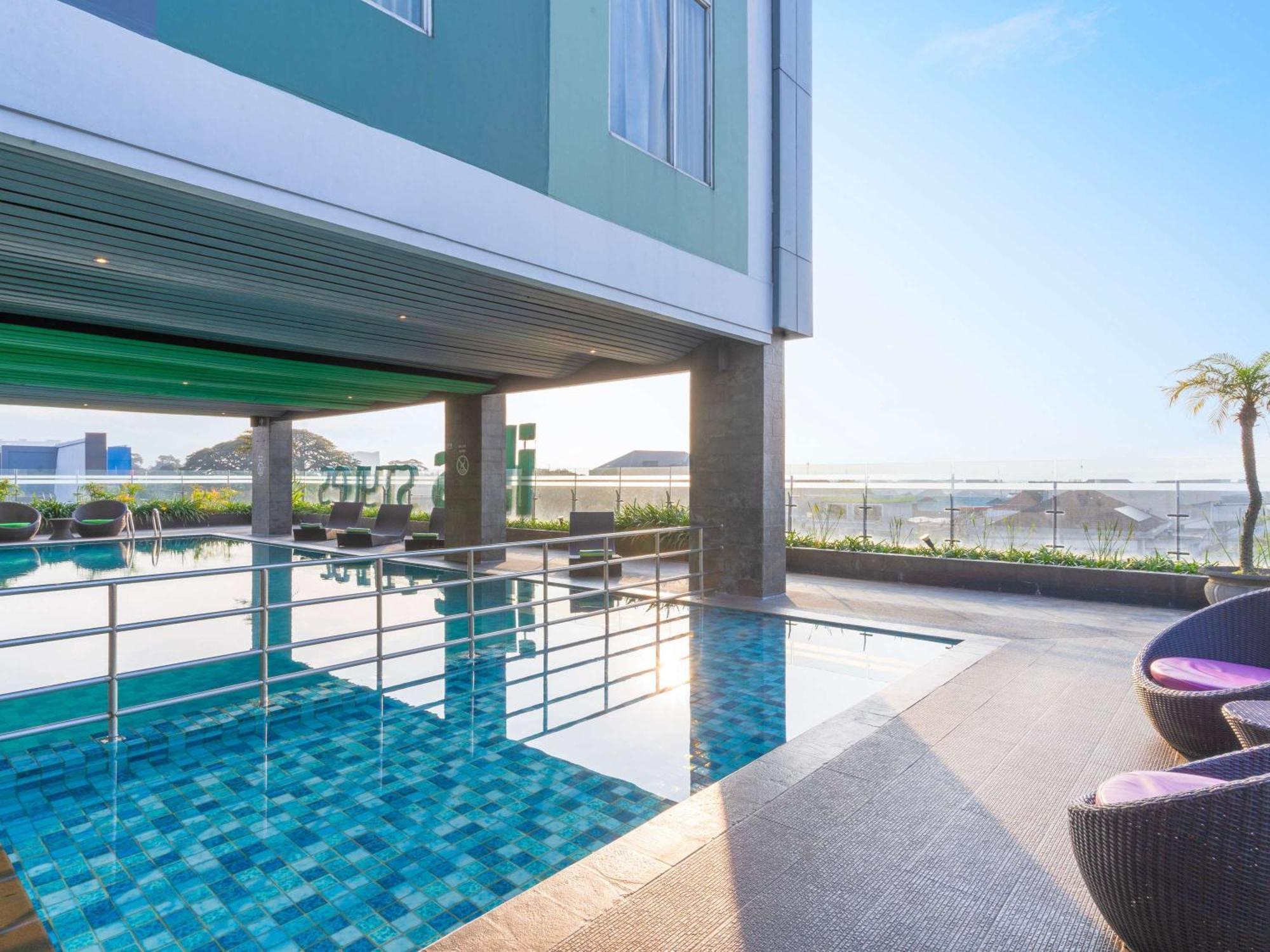 Ibis Styles Malang Hotel Exterior foto