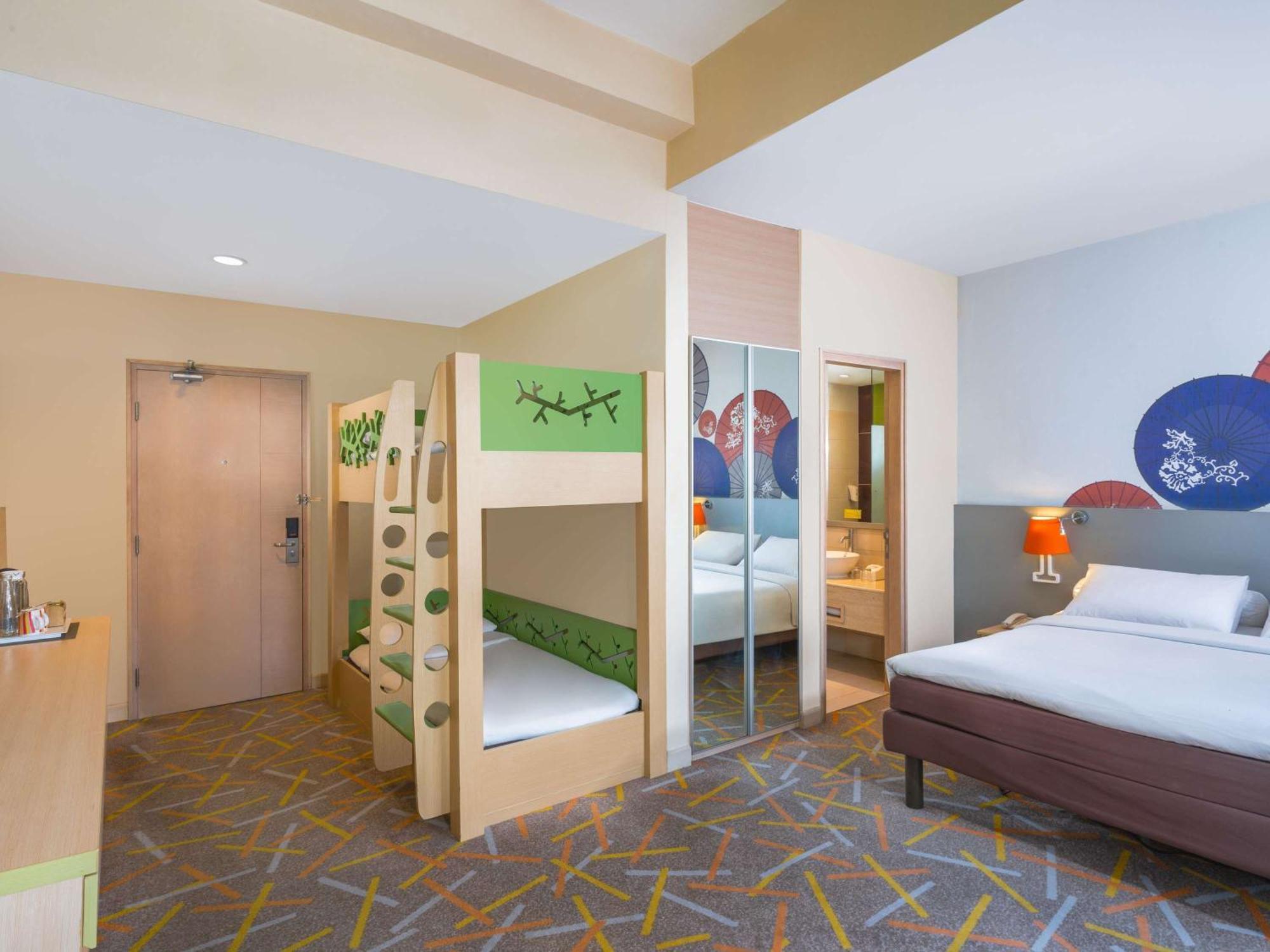 Ibis Styles Malang Hotel Exterior foto
