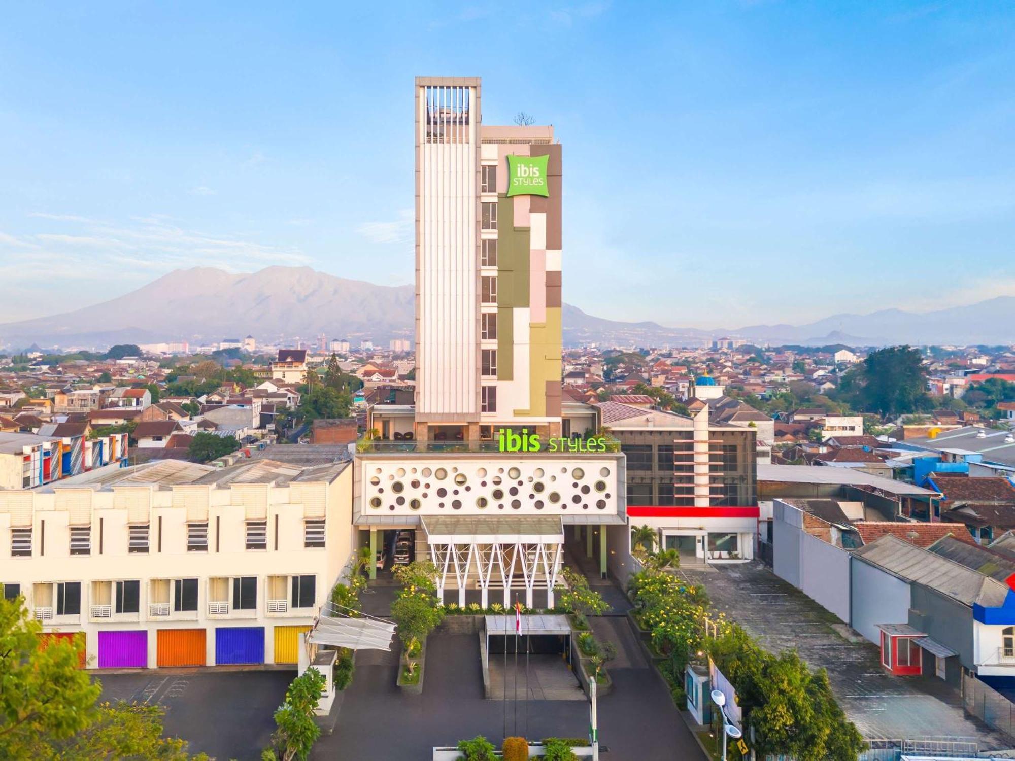 Ibis Styles Malang Hotel Exterior foto