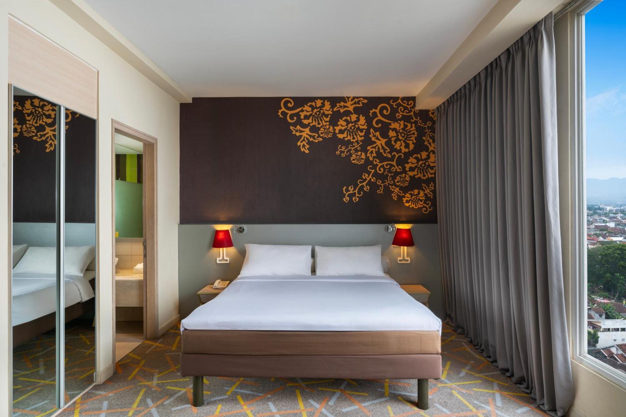 Ibis Styles Malang Hotel Exterior foto