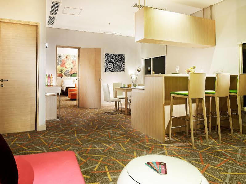 Ibis Styles Malang Hotel Exterior foto