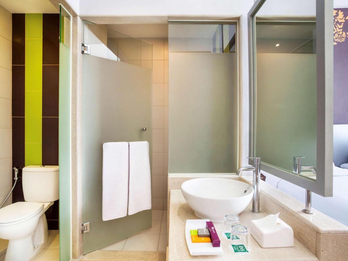 Ibis Styles Malang Hotel Exterior foto
